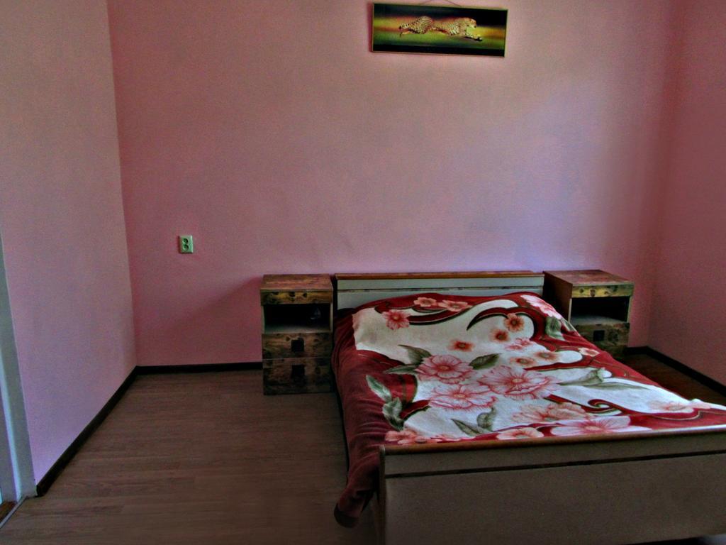 Joni Guest House Batumi Exterior photo